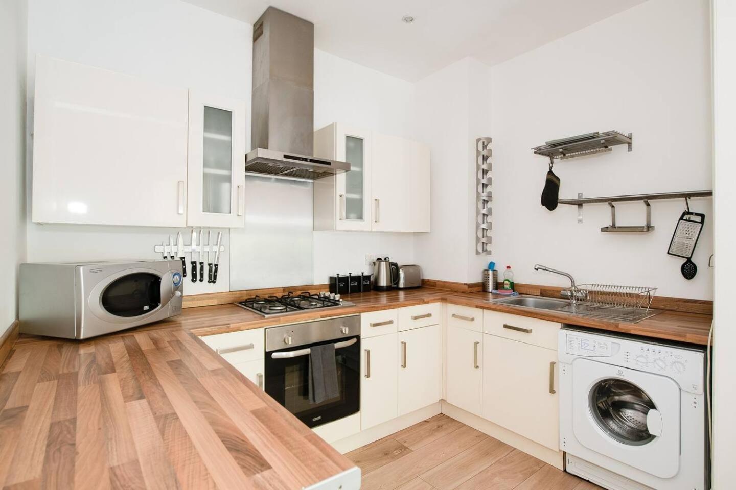 Family Friendly Flat Just Minutes From The Beach! Portsmouth Exterior foto